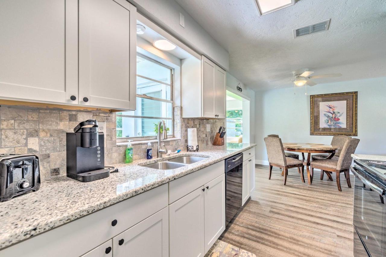 Contemporary Beverly Hills Gem With Sun Room! Екстер'єр фото